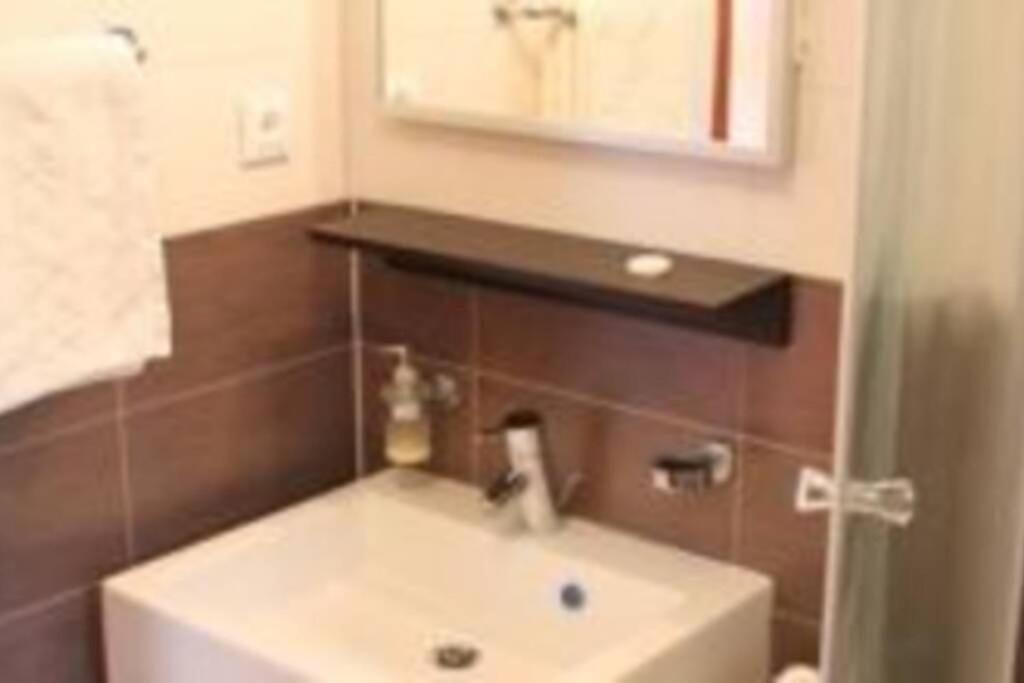 Charming For 3 Pax In Lägenhet Cavtat