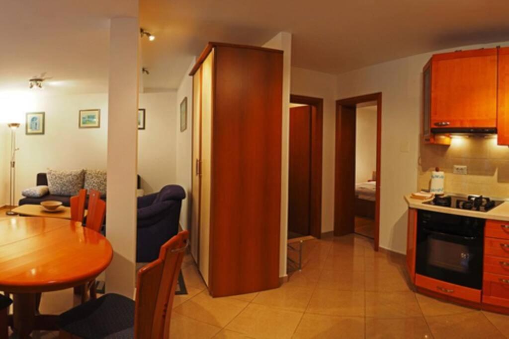 Charming For 3 Pax In Lägenhet Cavtat